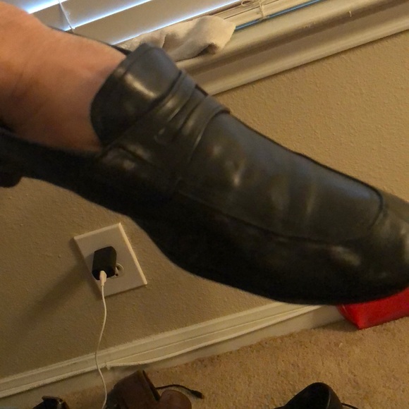 Prada black Italian leather dress shoes - Picture 3 of 4